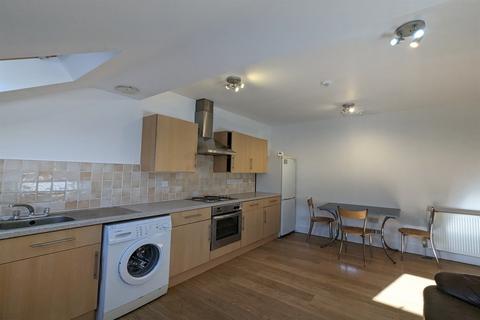 3 bedroom apartment to rent, Cowley, Oxford, Oxfordshire, OX4