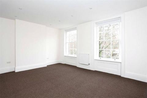 4 bedroom apartment to rent, Finchley Road, London, NW8