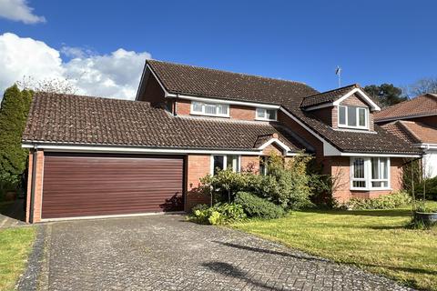 4 bedroom detached house for sale, Watermeadow Close, Aylestone Hill, Hereford, HR1