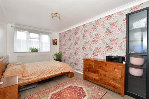 1 bedroom flat for sale - Manford Way, Chigwell, Essex