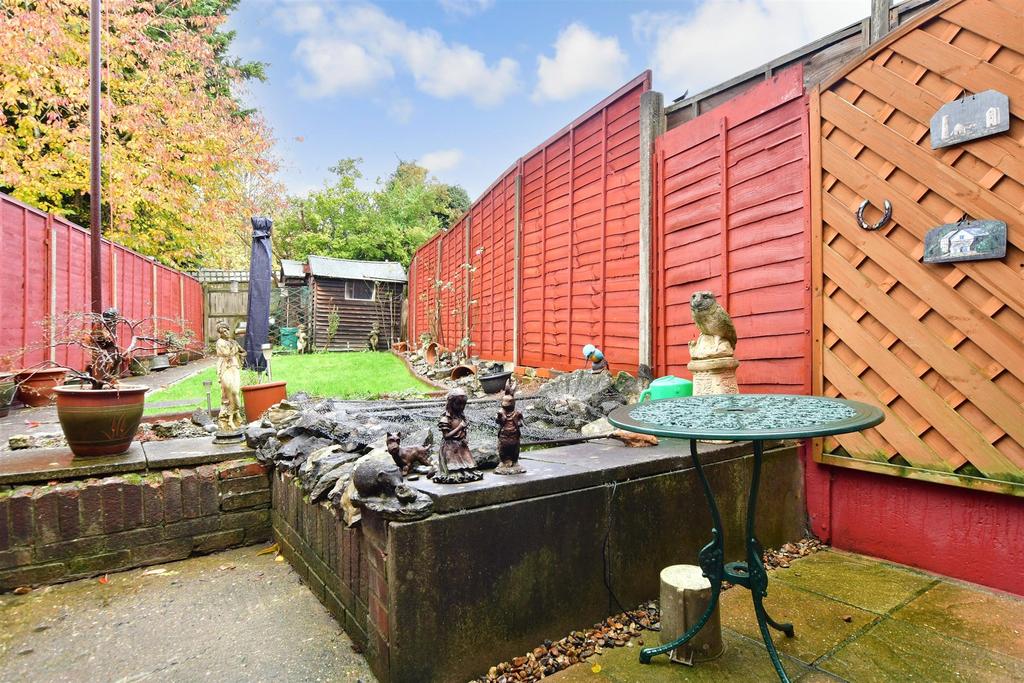 Calder Road, Maidstone, Kent 3 bed terraced house for sale £260,000