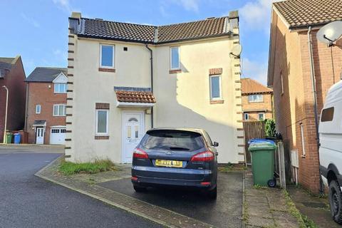 3 bedroom detached house for sale - Ingle Close, Scarborough, North Yorkshire, YO12 4AY