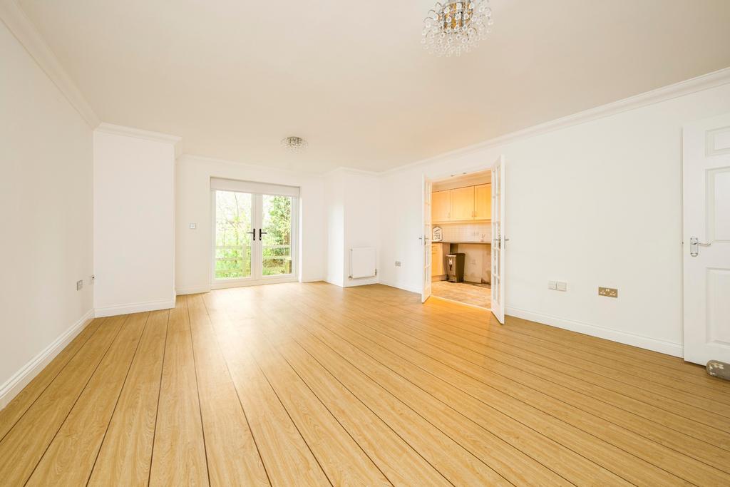 Springwell Lane, Rickmansworth, WD3 2 bed apartment for sale £350,000