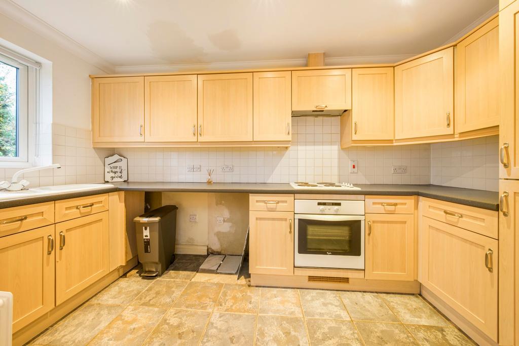Springwell Lane, Rickmansworth, WD3 2 bed apartment for sale £350,000