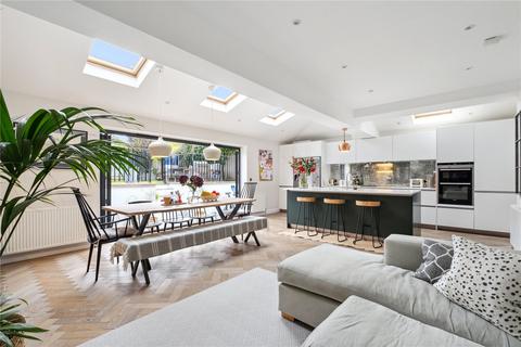 39 Tilehurst Road, London, SW18 3EU