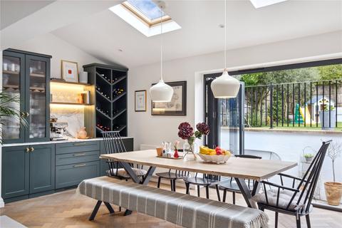 39 Tilehurst Road, London, SW18 3EU