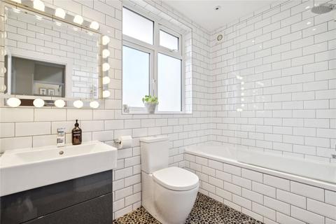 39 Tilehurst Road, London, SW18 3EU