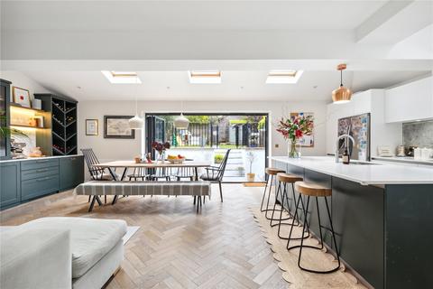 39 Tilehurst Road, London, SW18 3EU