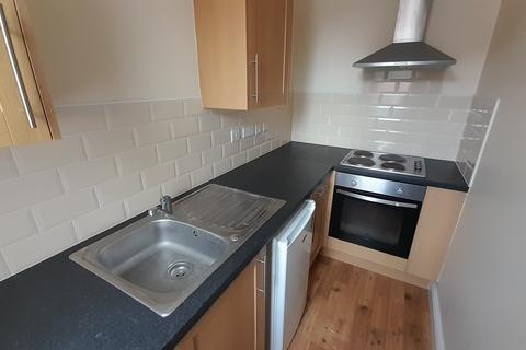 1 bedroom flat to rent, 77 Kirby Road, WF9