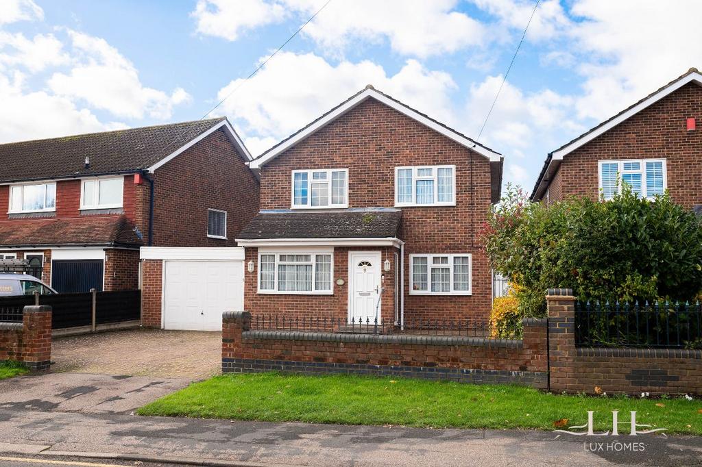 Park Lane, Cheshunt 4 bed detached house £550,000