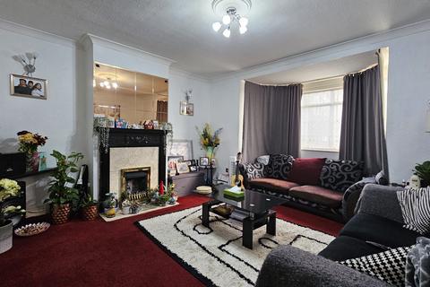 3 bedroom semi-detached house for sale - George Street, Hounslow, Greater London, TW3