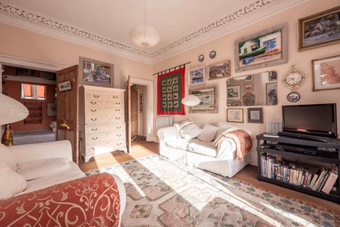 2 bedroom flat for sale - 8 (1F2) Sciennes Road, Marchmont, Edinburgh, EH9