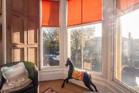 2 bedroom flat for sale - 8 (1F2) Sciennes Road, Marchmont, Edinburgh, EH9