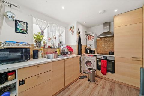 2 bedroom flat for sale, Pitt House, Press Road, London, NW10