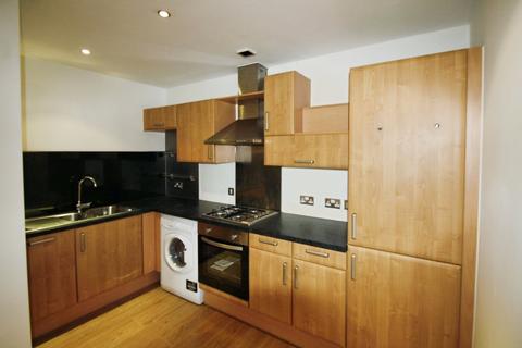 2 bedroom flat to rent, Cromwell Court, Leeds, LS10