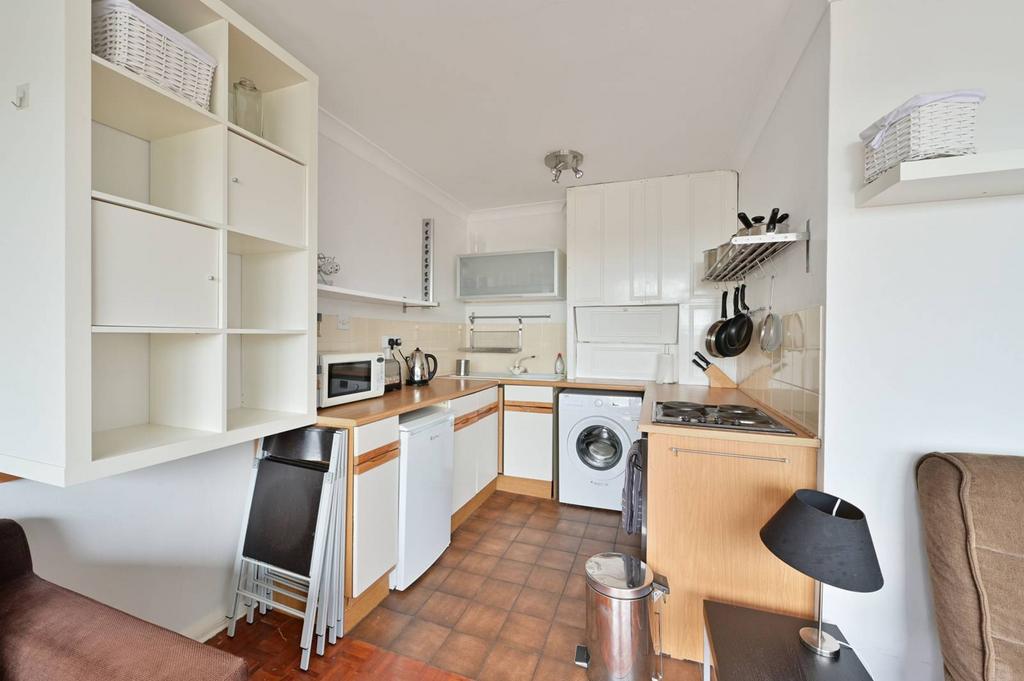 Kersfield Road, Putney, London, SW15 Studio to rent - £1,395 pcm (£322 pw)