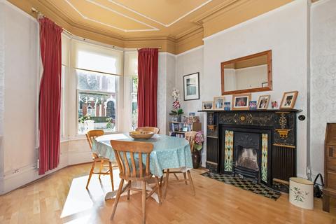 4 bedroom semi-detached house for sale - Thurleigh Road, London, SW12