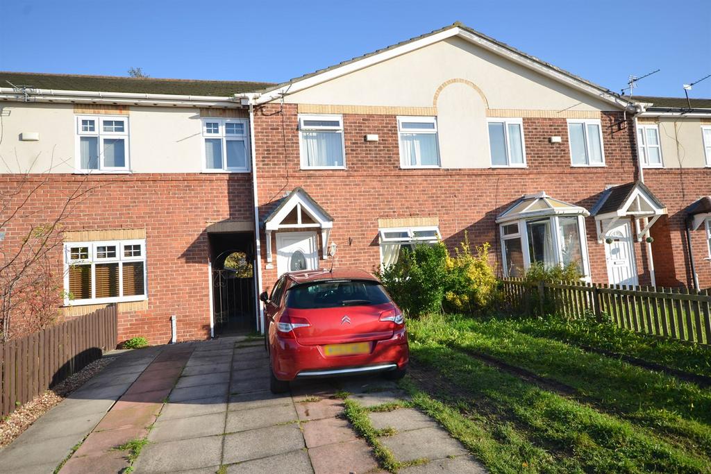 Primrose Avenue, South Shields 2 bed semidetached house for sale £60,000