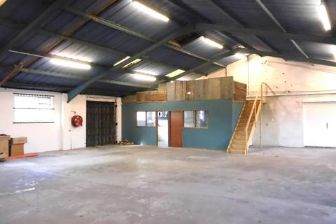 Industrial unit to rent, Cirencester Business Estate, Cirencester GL7