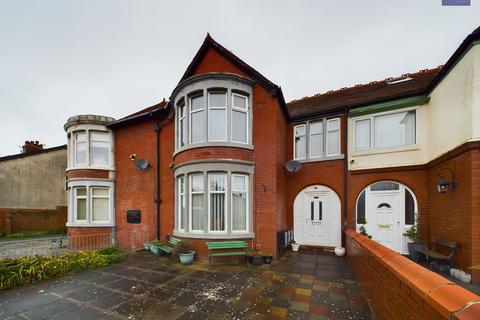 4, Springdale Court, 25 Boscombe Road, Blackpool, FY4 1LW