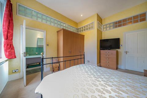 Flat D, 4 Kingswood Road, Shortlands, Bromley, BR2 0HQ