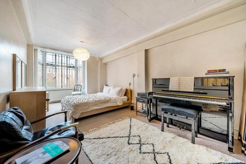 1 bedroom flat for sale, Queensway, Bayswater