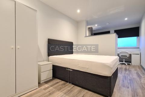 Studio to rent, Renaissance Works, New Street, Huddersfield, HD1 2AT