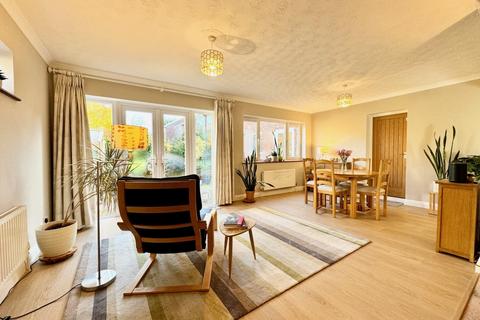 Arden Blays Lane, Englefield Green, Egham, TW20 0PQ