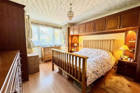 Arden Blays Lane, Englefield Green, Egham, TW20 0PQ