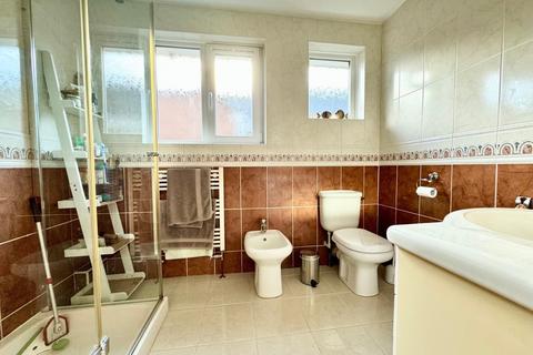 Arden Blays Lane, Englefield Green, Egham, TW20 0PQ