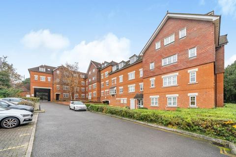 2 bedroom flat for sale, Woking,  Surrey,  GU22