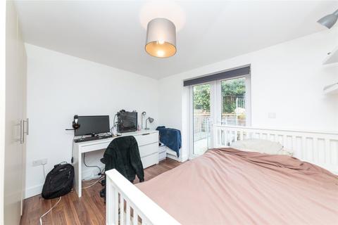 2 bedroom flat to rent, Carlyle Avenue, Brighton BN2