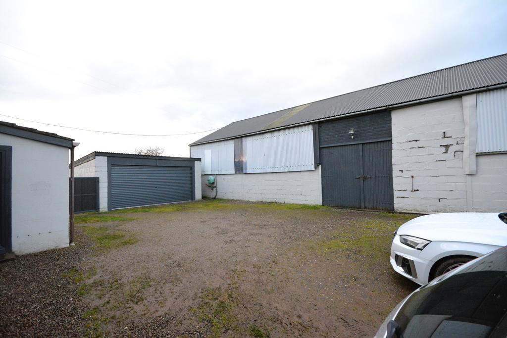 Bridgend Road, Avonbridge, Stirlingshire, FK1 2NU 3 bed property for