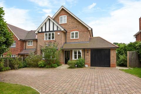 4 bedroom detached house to rent, East Hill, Woking, GU22