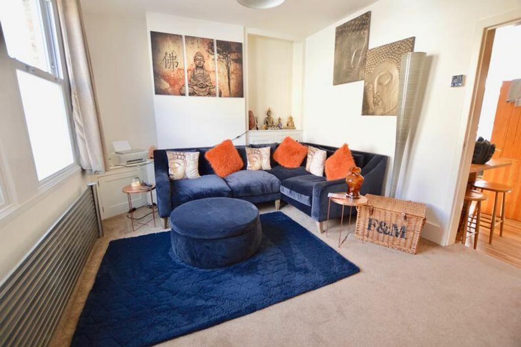 Stamford, Stamford PE9 2 bed terraced house for sale £280,000