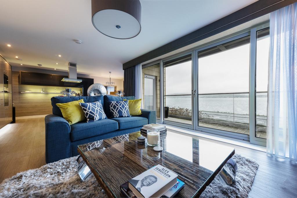 Cloch Road, Gourock, PA19 2 bed flat £300,000