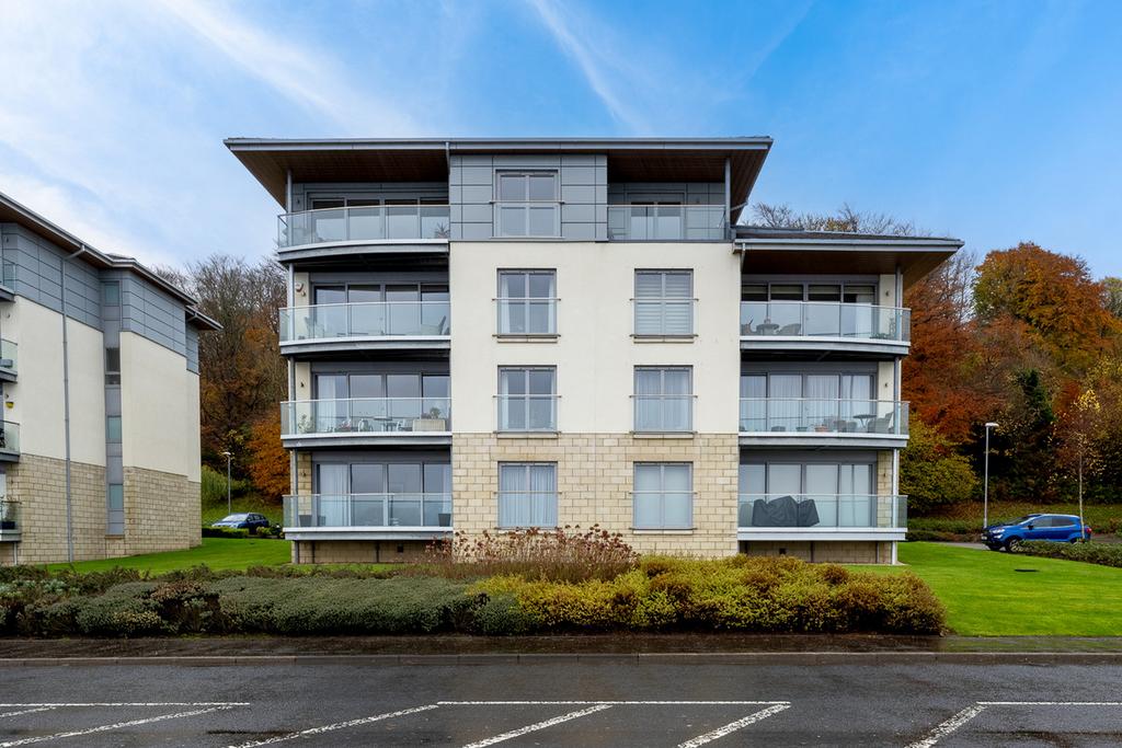 Cloch Road, Gourock, PA19 2 bed flat £300,000
