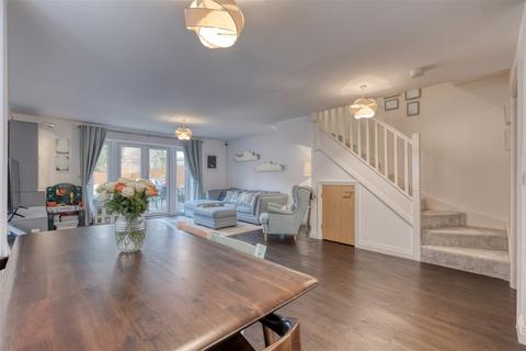 3 bedroom semi-detached house for sale - New House Farm Drive, Northfield, Birmingham, B31 2FW