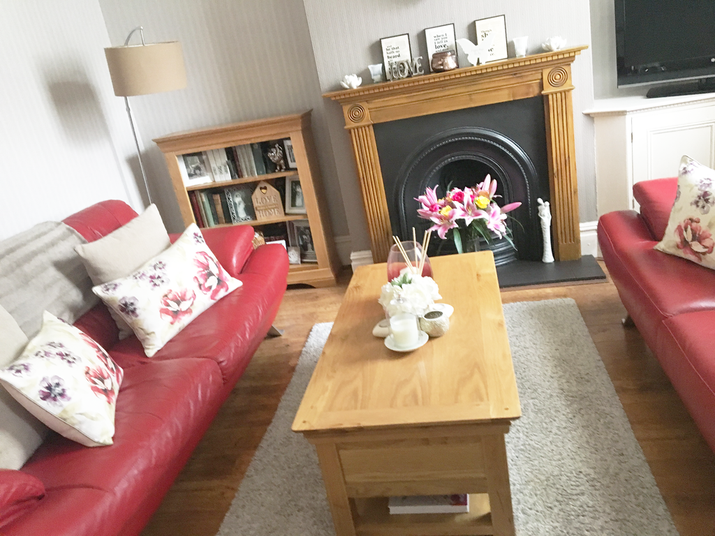 Pickford Lane, Dukinfield SK16 4TF 2 bed terraced house £925 pcm (£