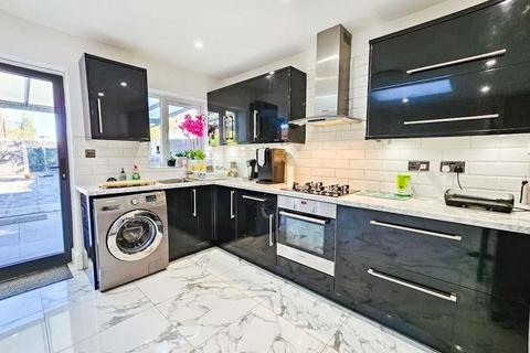 106 Hill Rise, Greenford, UB6 8PE