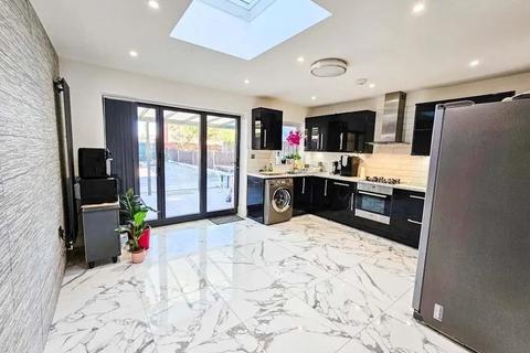 106 Hill Rise, Greenford, UB6 8PE