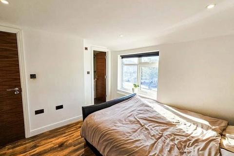 106 Hill Rise, Greenford, UB6 8PE
