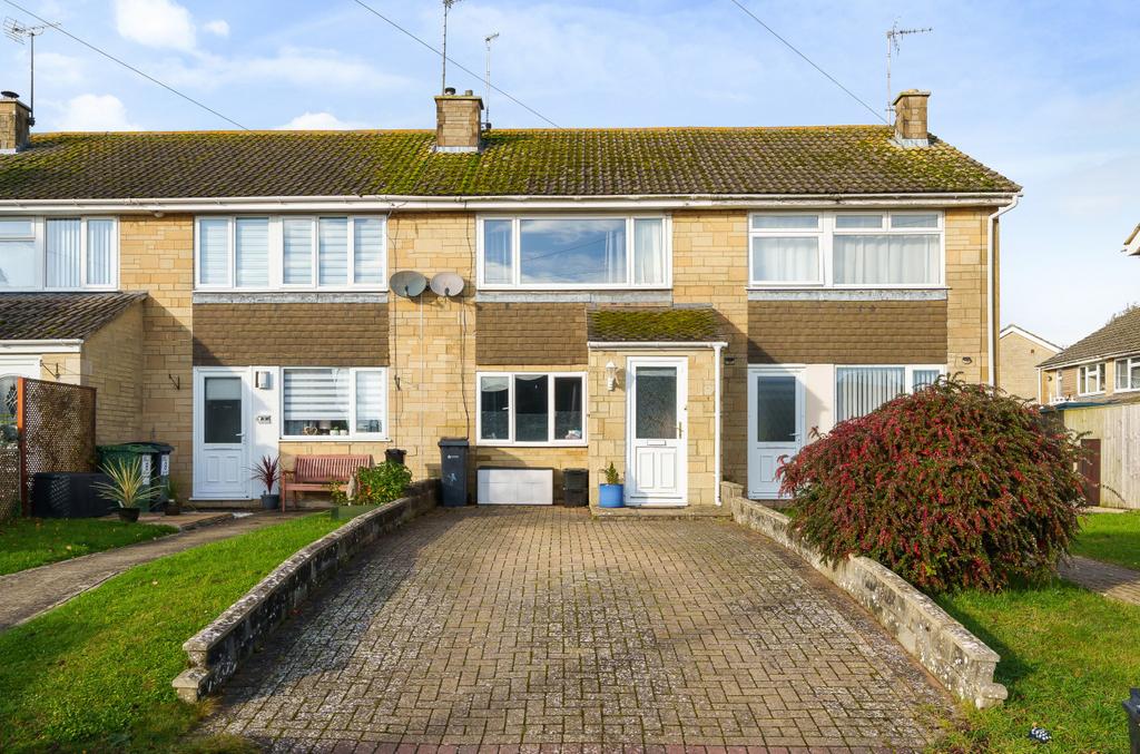 Aldsworth Close, Fairford, Gloucestershire, GL7 3 bed terraced house for sale £300,000