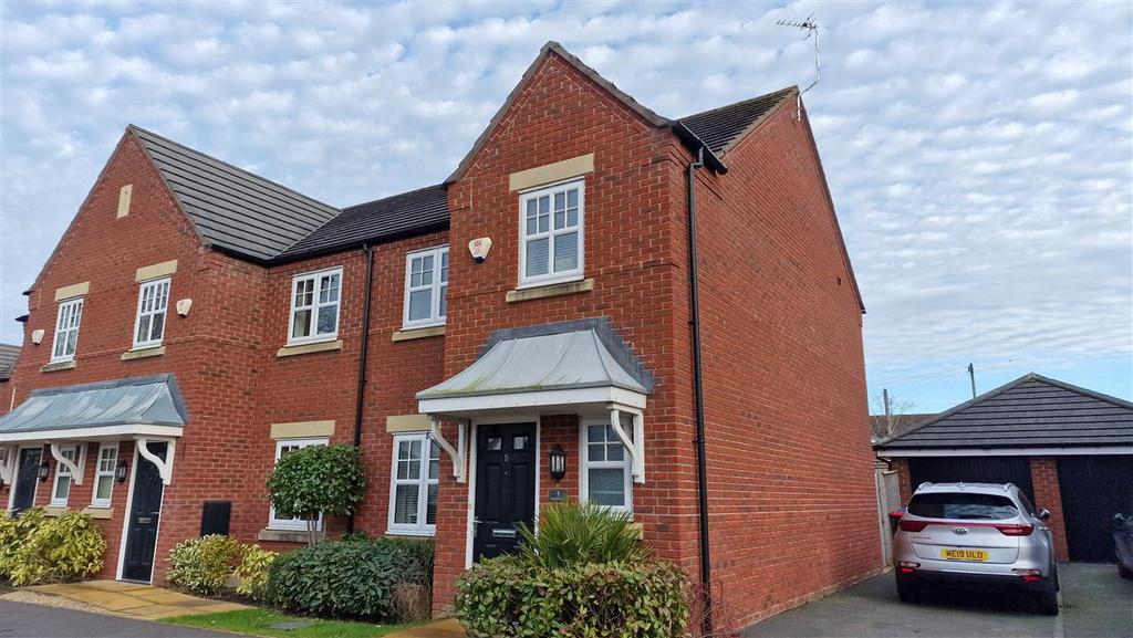Charter Court, Off Holford Drive, Winsford 3 bed mews for sale £225,000