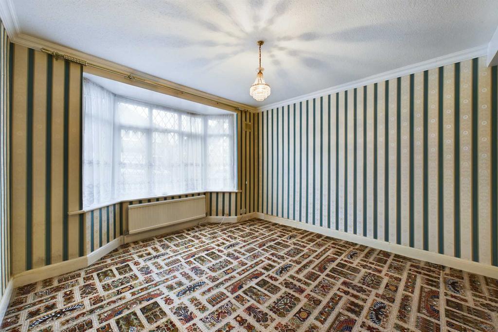 Stratford Way, Boxmoor 3 bed semidetached house for sale £530,000