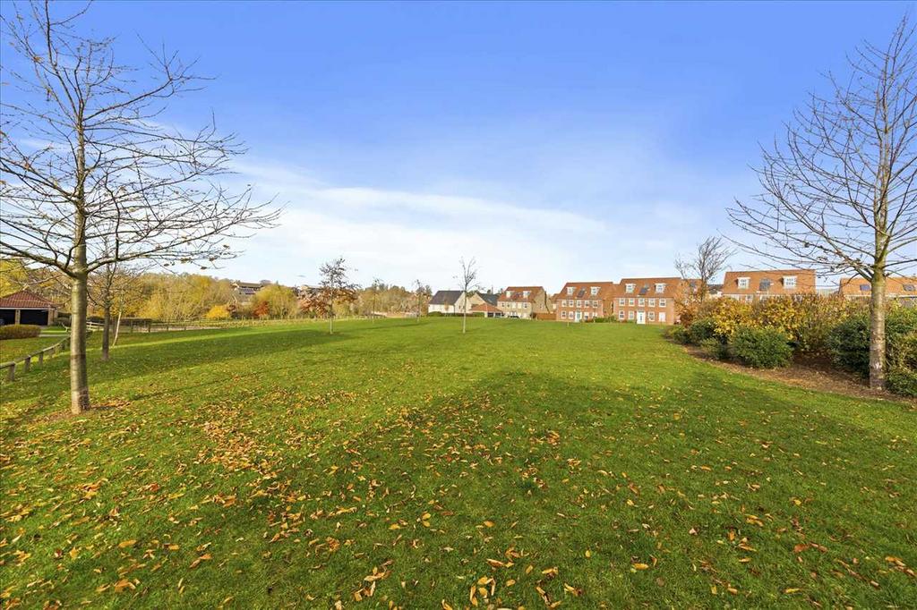 Thruxton Close, Burton Latimer 4 bed detached house for sale £390,000