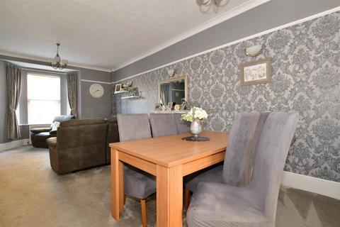 37a Old Road West, Gravesend, DA11 0LH