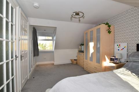 37a Old Road West, Gravesend, DA11 0LH