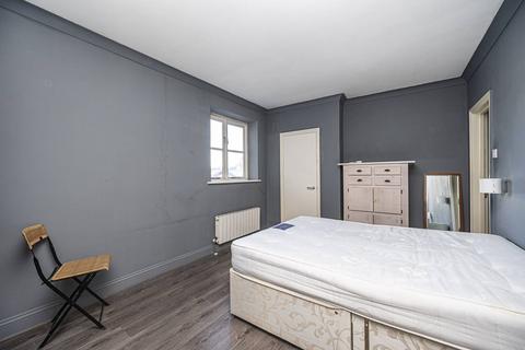 2 bedroom flat to rent - Cross Street, Islington, London, N1
