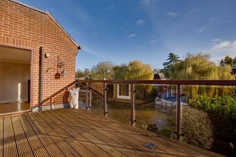 3 bedroom apartment for sale, Temple Mill Island, Marlow, SL7